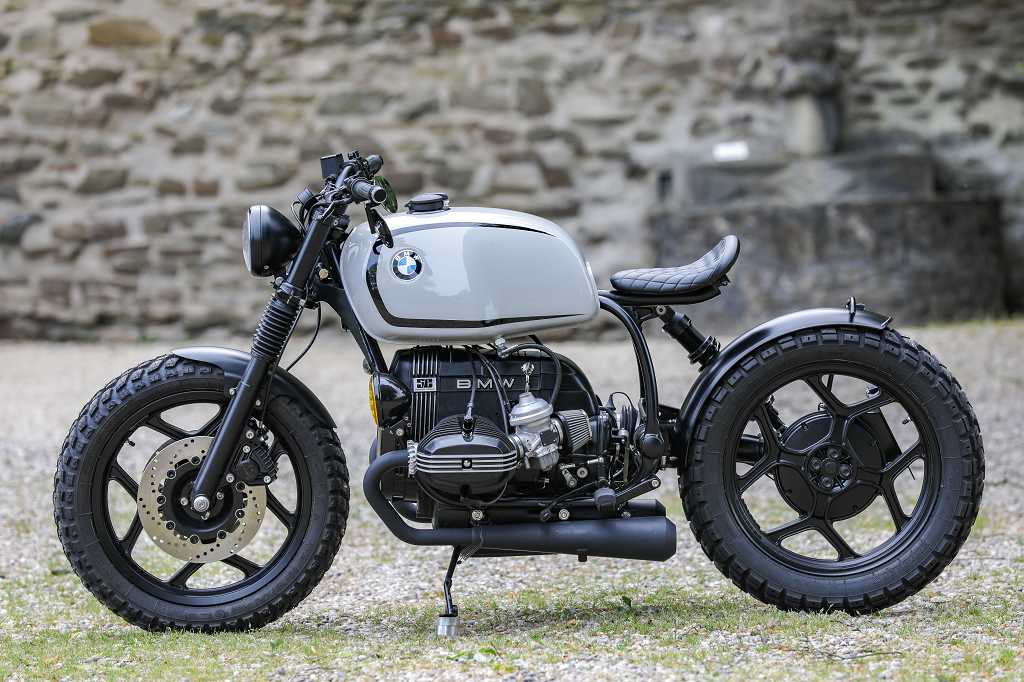 BMW SE Scrambler in Action