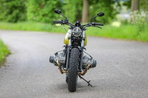 BMW Bobber SE Concept Bike Second Series yellow