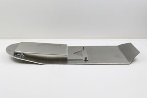 Bench base plate with lip for SE rear frame