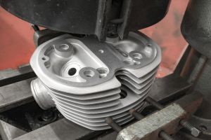 BMW Boxer Zylinderkopf Ventildeckeldichtfläche planschleifen