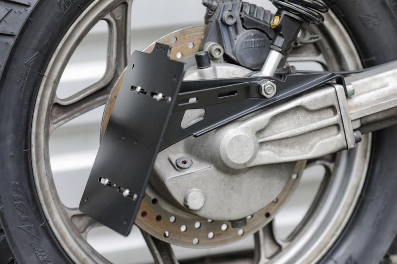 BMW K75 K100 Monolever Kennzeichenträger seitlich am Kardan