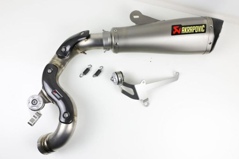 BMW R nineT 14-16 Akrapovic Auspuff Slip-On titan hohe Montage silber