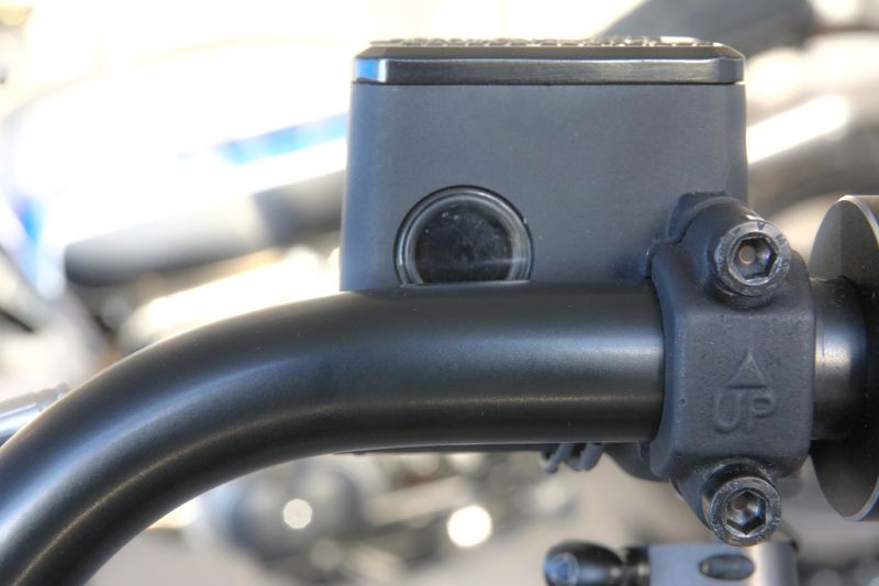 Handlebar clamp for SE clutch and brake assembly without mirror mount